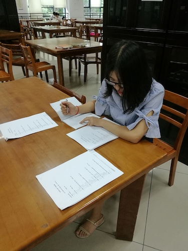 七月八日 黄色仓库
 赴西湖区“格格”学习探索小分队 队长正在统计纸质问卷最终结果