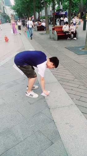 七月十三日 黄色仓库
西湖垃圾猎人小分队 西湖捡垃圾
