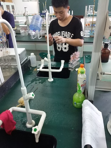 7月20日 黄色仓库
 余杭区“激浊扬清”水质检测小分队  清洗器材