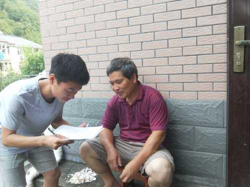 七月十八号 黄色仓库
赴大明山触摸自然小分队对大明山住民进行采访