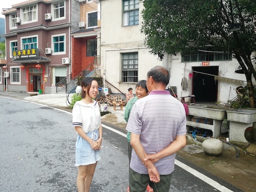 七月二十号  黄色仓库
赴大明山触摸自然小分队  对大明山住民进行采访15