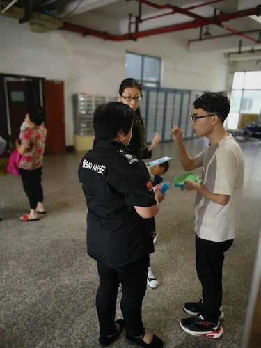六月二十四日 黄色仓库
 赴下沙社区环保知识宣传小分队 给活动室治安负责人宣传