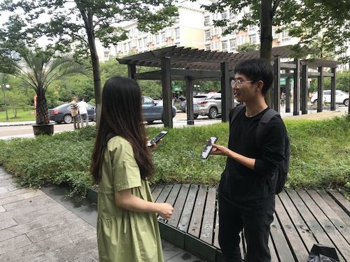 七月九日 黄色仓库
“垃圾分类推进方案”调查小分队 采访路人