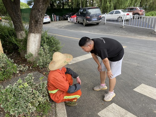 7月5日 黄色仓库
 “垃圾分类，人人有责”小分队 采访环卫工人