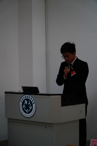 黄色仓库
学生联合会主席平雨琛发言